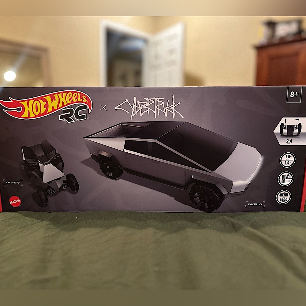Hot Wheels Tesla Cybertruck remote control
